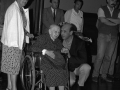 Eli Galdós junto a la señorita Visi en un momento del homenaje, en el Salón de plenos del ayuntamiento