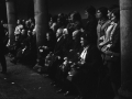Grupo de homenajeados observando las actuaciones