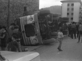 Accidente de tráfico de un camión en las calles de la localidad