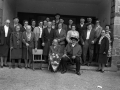 Grupo de asistentes al homenaje junto a los homenajeados