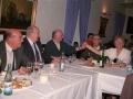Asistentes a la celebración de una comida en Etxe Aundi