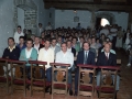 Asistentes a la celebración del homenaje al caminero de Zubillaga. En primera fila, Eli Galdos