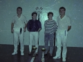 Entrega de trofeos a los pelotaris en el homenaje del pelotari Agiriano