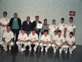 Pelotaris y otros asistentes en el homenaje al pelotari Aguiriano