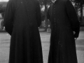 Jose Mari Murua junto a otro sacerdote