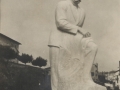 Estatua a Javier Ugarte del escultor José Díaz Bueno colocada en los jardines
