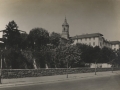 Después de la reforma. En el Plan se incluye el edificio (derribo) que cubre la silueta del Castillo, construido el año 1900