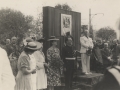 El Jefe del Estado, Francisco Franco, en el acto de inauguración de la Cruz de los Caídos