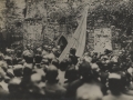 Mejoras de carácter histórico : el General Primo de Rivera descubre la lápida dedicada a la Reina María Cristina en el patio del Castillo