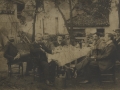 Grupo de hombres en comida al aire libre en Ordizia