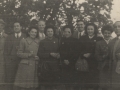 Primera época del alcalde Francisco Sagarzazu Sagarzazu : grupo de mujeres y hombres