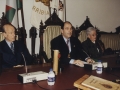 Concesión de la "Insignia de Oro de la Ciudad" a Concepción Portu Echevarria y a Miguel Bernedo Ansotegui : los homenajeados junto al alcalde Borja Jauregi