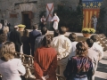 Visita institucional de los representantes del ayuntamiento de Peñíscola a Hondarribia : dantzari bailando un aurresku, ante la mirada de los asistentes al acto
