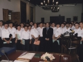 Nombramiento de Hijo Adoptivo de Hondarribia a Álvaro Enrique Arzú Irigoyen, Presidente Constitucional de la República de Guatemala : los integrantes de la Asociación Gastronómica Goxoki Elkartea junto al alcalde Jauregi y el Presidente