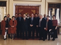Visita institucional del alcalde de Hondarribia al ayuntamiento de Ferrol : el alcalde de Hondarribia, Borja Jauregi, junto al alcalde y la corporación del ayuntamiento de Ferrol