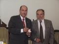 Insignia de Oro de la Ciudad a Enrique Albizu Perurena : el alcalde Jauregi junto al homenajeado