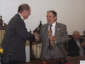 Insignia de Oro de la Ciudad a Enrique Albizu Perurena : el alcalde Jauregi felicitando al homenajeado