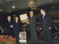 Entrega de premio por parte del alcalde de Hondarribia, Borja Jauregi