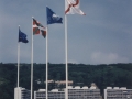 Banderas izadas en la playa de Hondarribia