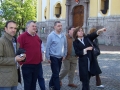 Alcaldes y representantes municipales vascos visitando la basílica Wilten