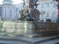 Fuente frente al Palacio Imperial de Innsbruck