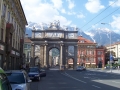 Arco de Triunfo de María de Austria, al final de la avenida principal de la ciudad de Innsbruck