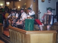 Actuación musical en el Hofbräuhaus, el restaurante de cerveza más conocido de Múnich