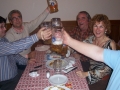 Alcaldes y representantes municipales vascos en Hofbräuhaus, el restaurante de cerveza más conocido de Múnich