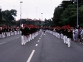 Desfile de una compañía por las calles de Hondarribia el día del Alarde