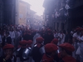 Desfile de una compañía por la Kale Nagusia el día del Alarde