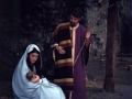 San José y la Virgen María con el Niño Jesús en un Belén viviente