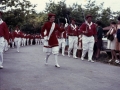 Desfile de compañía por las calles de Hondarribia el día del Alarde