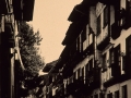 Reproducción de una postal de una calle del casco antiguo