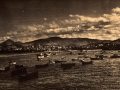 Reproducción de una postal de la bahía de Txingudi