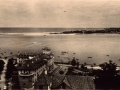Reproducción de una postal de la bahía de Txingudi