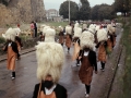 Desfile de hacheros por la zona del baluarte de la Reina el día del Alarde