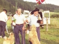 Pastores con sus perros y sus premios