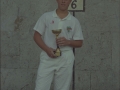Pelotari con un trofeo