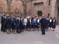 Actuación de una coral junto al claustro de la iglesia parroquial de San Miguel
