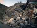 Excavadora realizando un desmonte