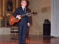 Actuación del guitarrista Narciso Yepes en la inauguración del Auditorium de la Iglesia de Santa Ana