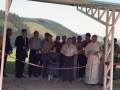 Actos religiosos de inauguración de las instalaciones de tiro al plato. Entre los asistentes se encuentran Eli Galdos y Angel Iturbe
