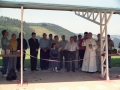 Actos religiosos de inauguración de las instalaciones de tiro al plato. Entre los asistentes se encuentran Eli Galdos y Angel Iturbe
