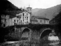 "Oxintxu (Vergara). Vista parcial con el rio Deva"