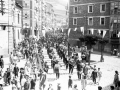 "Eibar. Pasacalle por la Banda Marcial en la calle Estacion"
