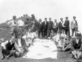 Autoridades y montañeros durante la comida