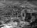 Vista de la parroquia de San Andrés y Kontseju-zaharra en ruinas