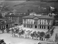 "Eibar. Plaza de Unzaga y el Ayuntamiento"
