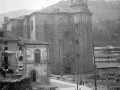 "Eibar. Una vista en reconstruccion con la Iglesia Parroquial"