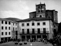 "Elgueta. Plaza, el Ayuntamiento y la Iglesia Parroquial"